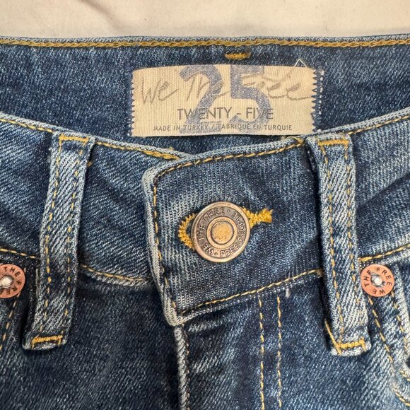 EUC Free People We The Free “Twenty-Five” Raw Hem Jeans – Size 25 - Picture 3 of 6